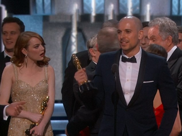 Sao Hollywood phan ung la khi La La Land bi xuong nham giai Oscar-Hinh-7